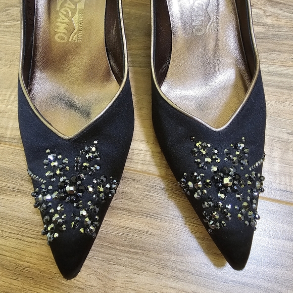 Salvatore Ferragamo satin heels with crystals - Picture 15 of 15
